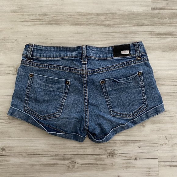 Billabong Low Rise Shorts - Picture 2 of 5